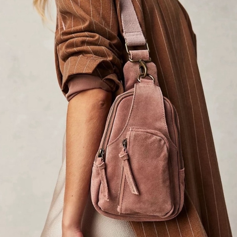 FREE PEOPLE PINK SLING/BACK PACK NWTS/SEEMS TO BE SOLD OUT ONLINE - Picture 1 of 3